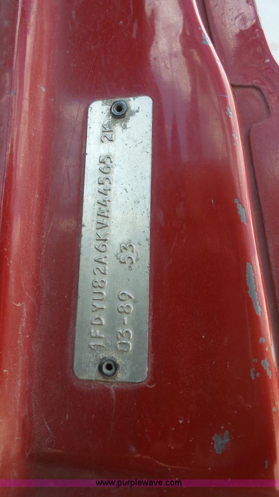 image for item K5217 1989 Ford L8000 tank truck