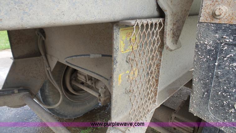 image for item K5219 1999 Travis HRS end dump trailer