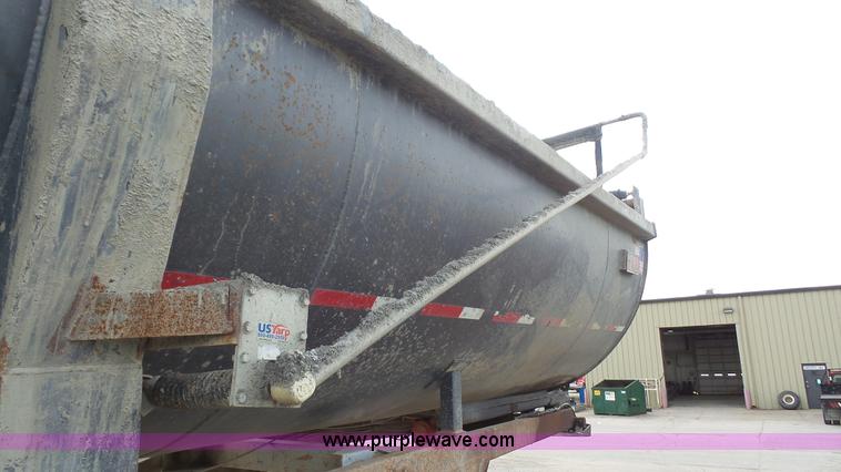 image for item K5219 1999 Travis HRS end dump trailer