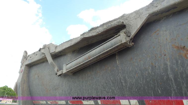 image for item K5219 1999 Travis HRS end dump trailer