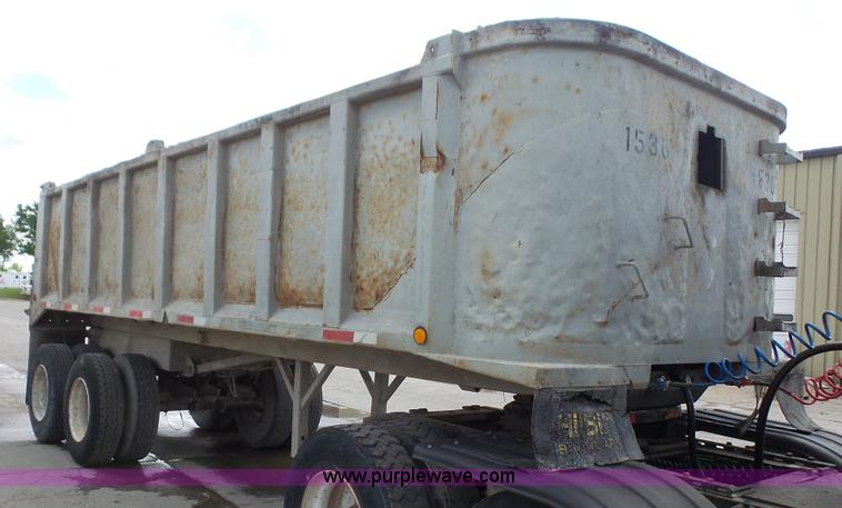 image for item K5220 1998 Hilbilt end dump trailer