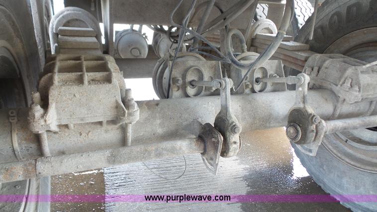 image for item K5220 1998 Hilbilt end dump trailer