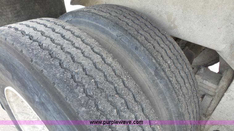 image for item K5220 1998 Hilbilt end dump trailer