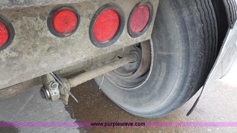 image for item K5220 1998 Hilbilt end dump trailer