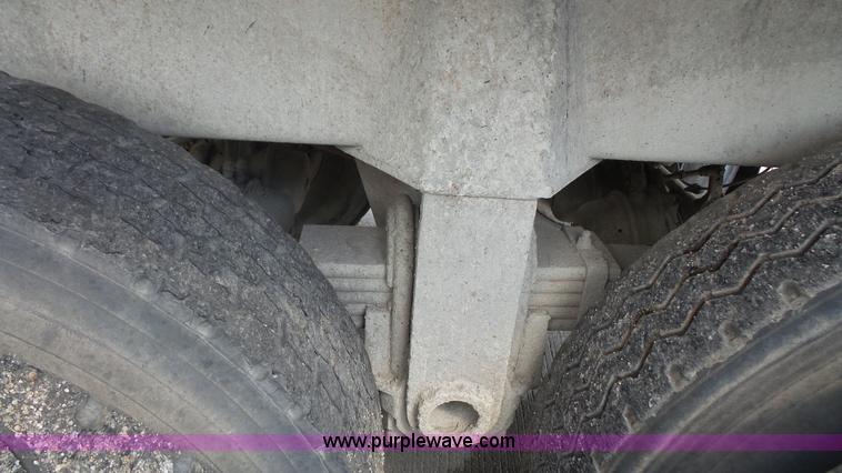 image for item K5220 1998 Hilbilt end dump trailer