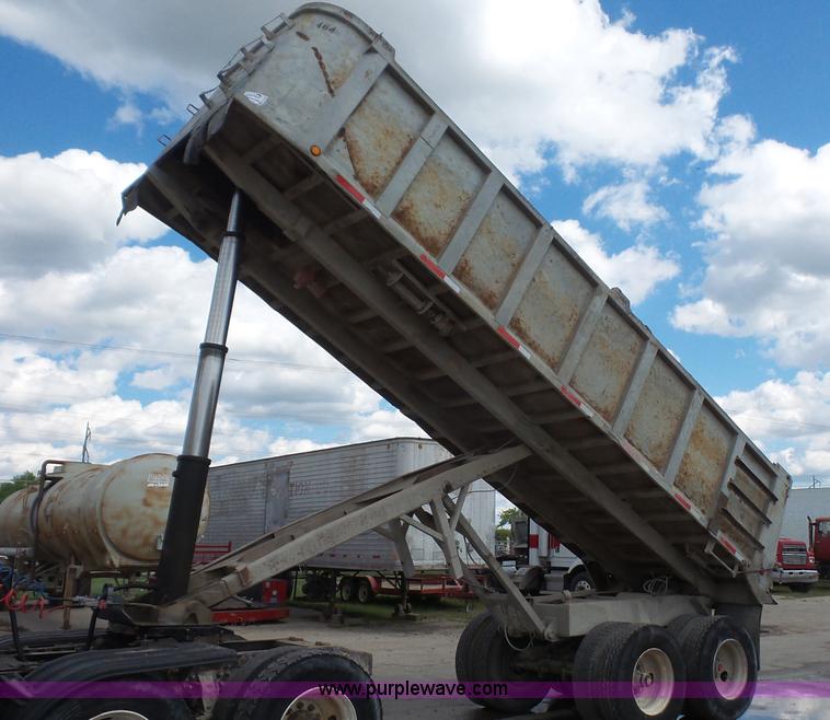 image for item K5220 1998 Hilbilt end dump trailer