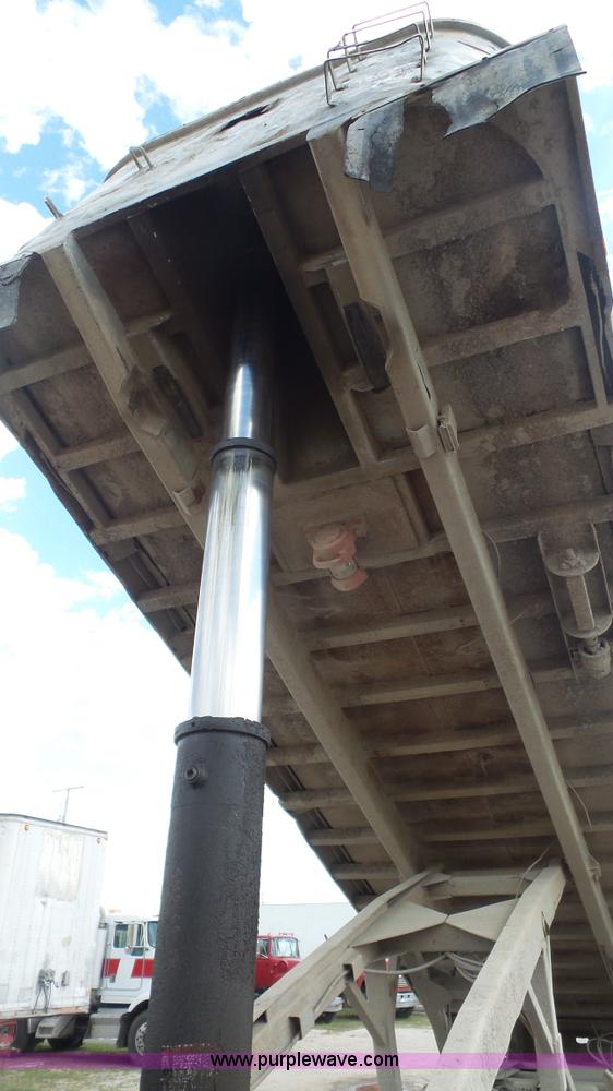 image for item K5220 1998 Hilbilt end dump trailer