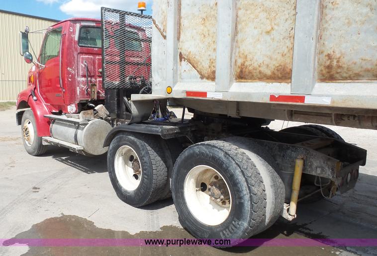 image for item K5221 2000 Sterling A9500 semi truck