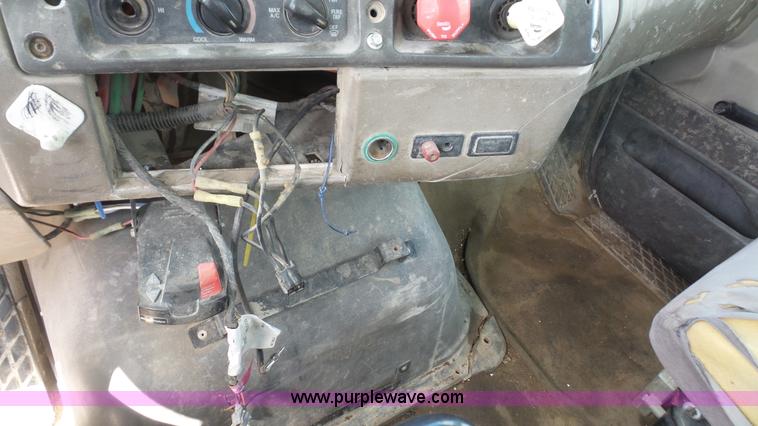 image for item K5221 2000 Sterling A9500 semi truck