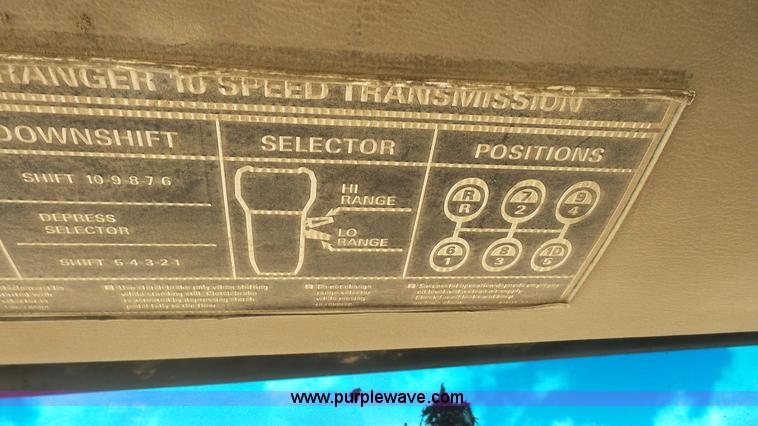 image for item K5221 2000 Sterling A9500 semi truck