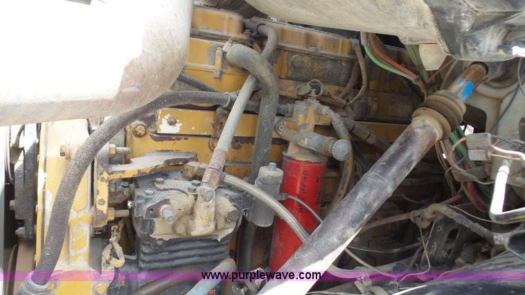 image for item K5221 2000 Sterling A9500 semi truck