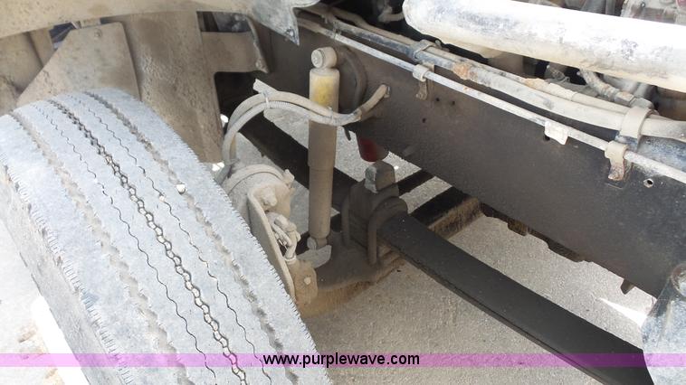 image for item K5221 2000 Sterling A9500 semi truck