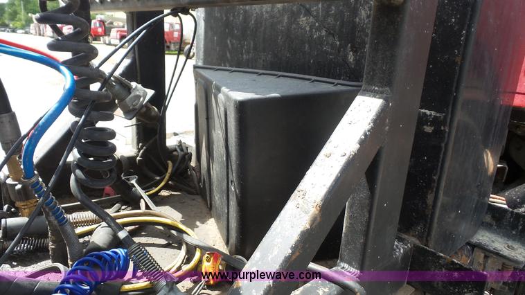 image for item K5221 2000 Sterling A9500 semi truck