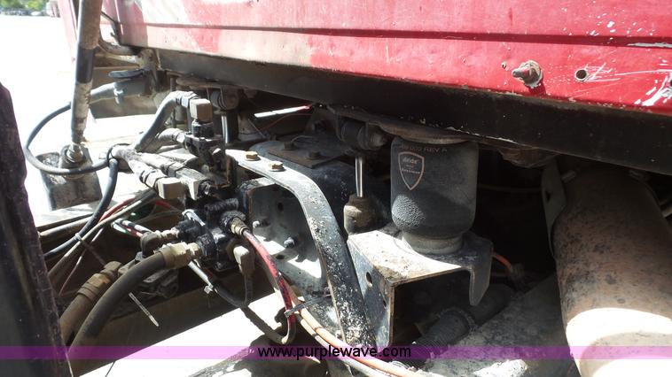 image for item K5221 2000 Sterling A9500 semi truck