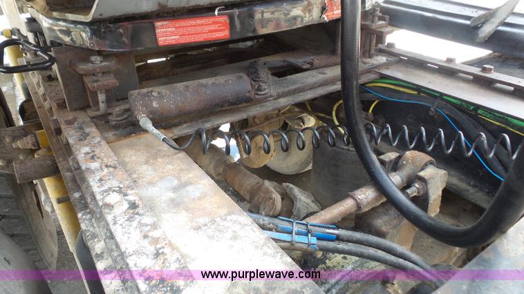 image for item K5221 2000 Sterling A9500 semi truck