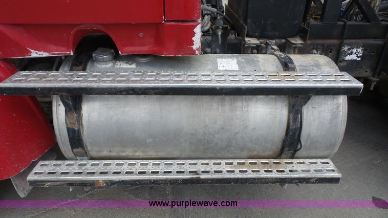 image for item K5221 2000 Sterling A9500 semi truck