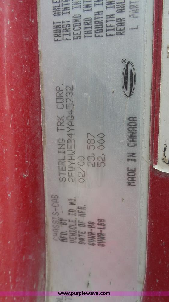 image for item K5221 2000 Sterling A9500 semi truck