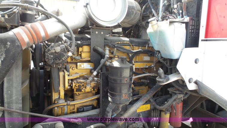 image for item K5222 1999 Kenworth T800B semi truck