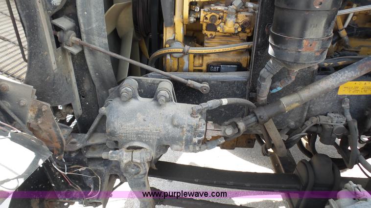 image for item K5222 1999 Kenworth T800B semi truck