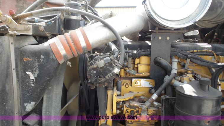 image for item K5222 1999 Kenworth T800B semi truck