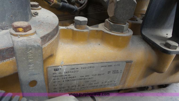 image for item K5222 1999 Kenworth T800B semi truck