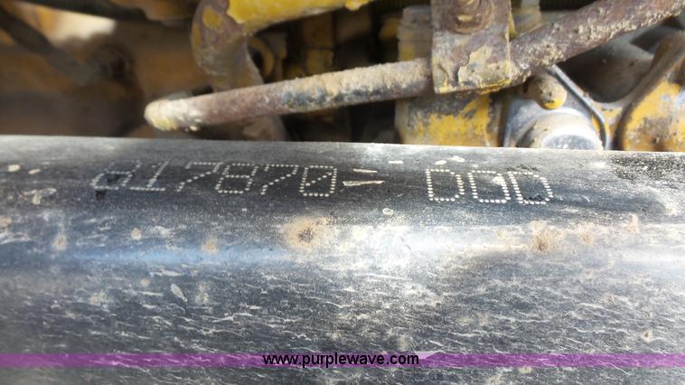 image for item K5222 1999 Kenworth T800B semi truck