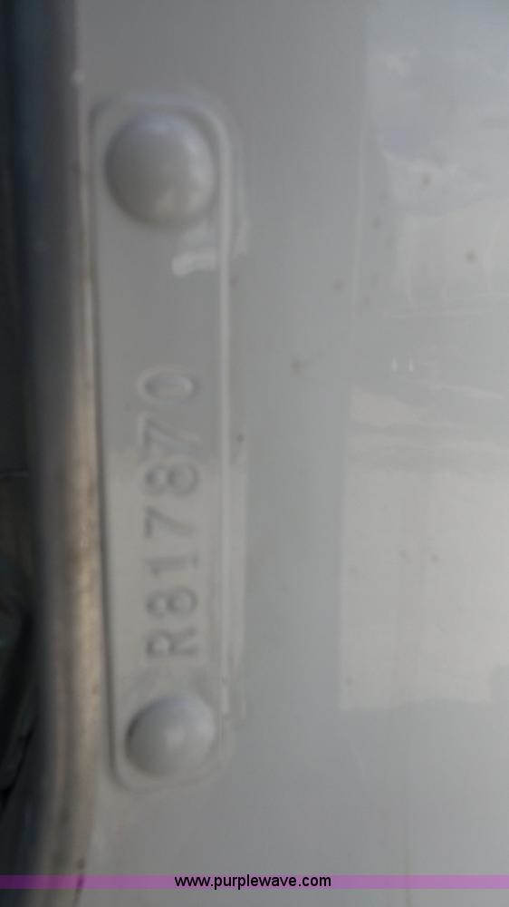 image for item K5222 1999 Kenworth T800B semi truck