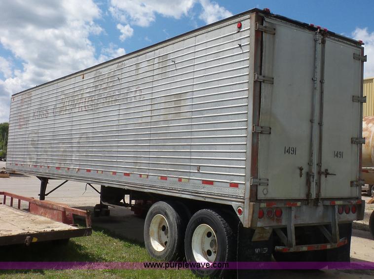 image for item K5223 1962 Trailmobile dry van trailer