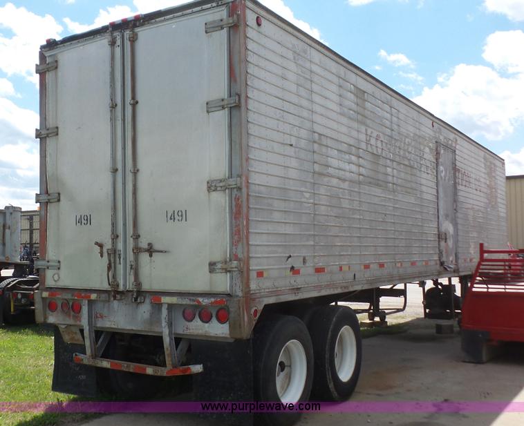 image for item K5223 1962 Trailmobile dry van trailer