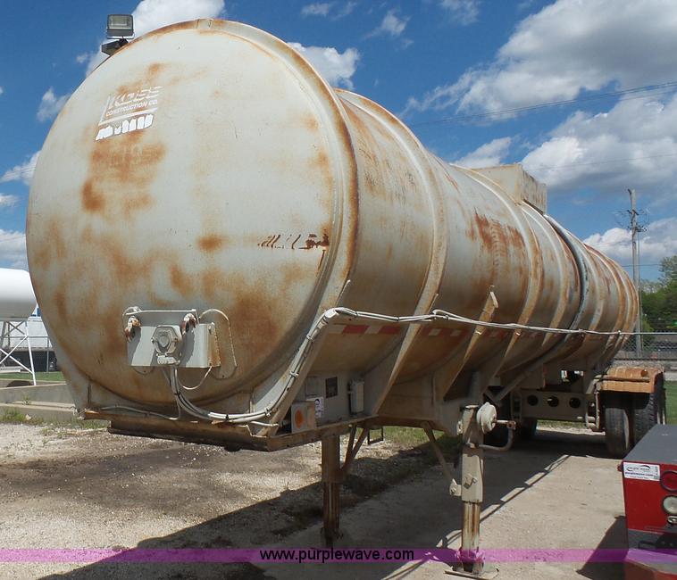 image for item K5225 1981 Fruehauf TE0-F2-R tank trailer