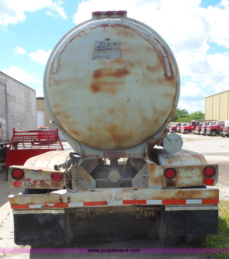 image for item K5225 1981 Fruehauf TE0-F2-R tank trailer