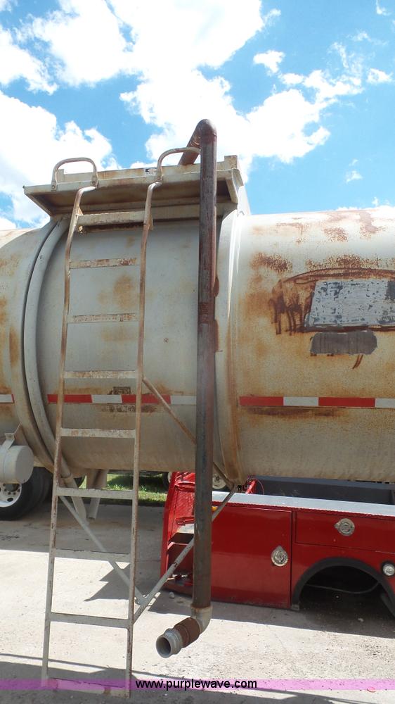 image for item K5225 1981 Fruehauf TE0-F2-R tank trailer