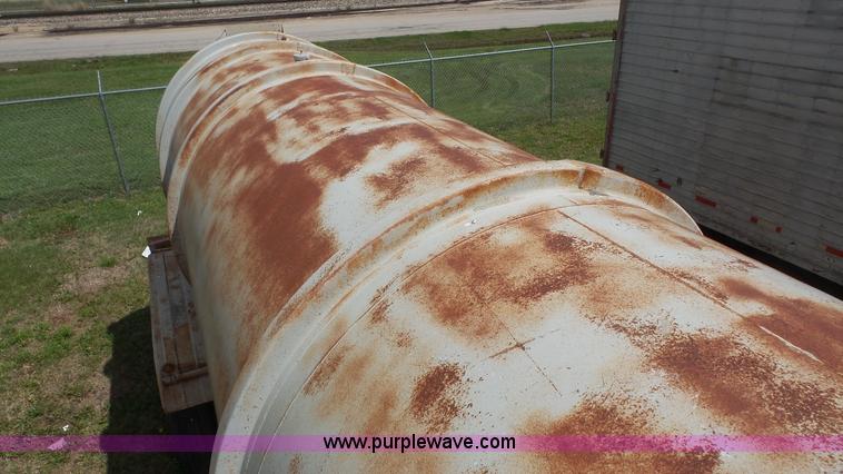 image for item K5225 1981 Fruehauf TE0-F2-R tank trailer