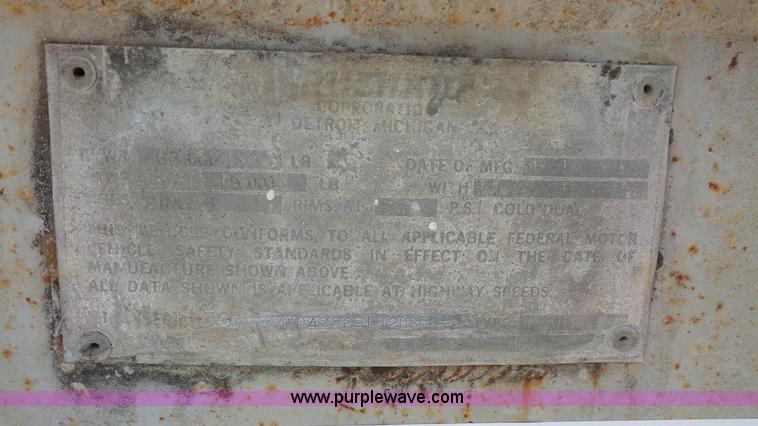 image for item K5225 1981 Fruehauf TE0-F2-R tank trailer