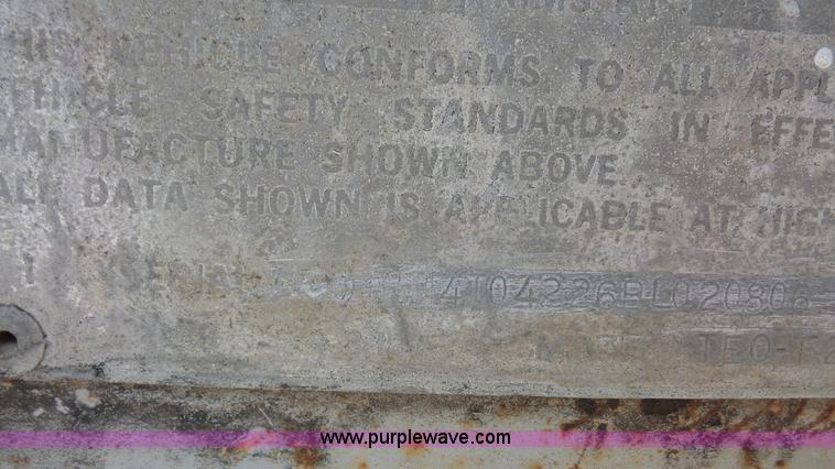 image for item K5225 1981 Fruehauf TE0-F2-R tank trailer