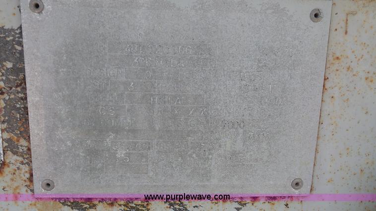 image for item K5225 1981 Fruehauf TE0-F2-R tank trailer