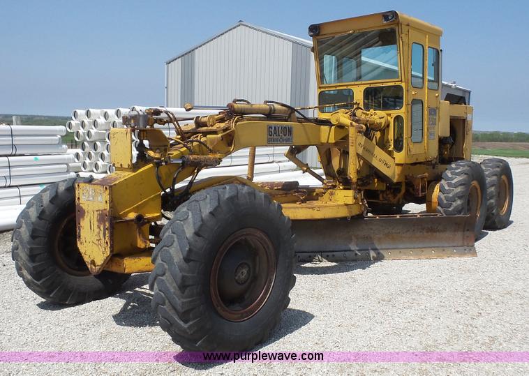 image for item K5227 1975 Galion T500A motor grader