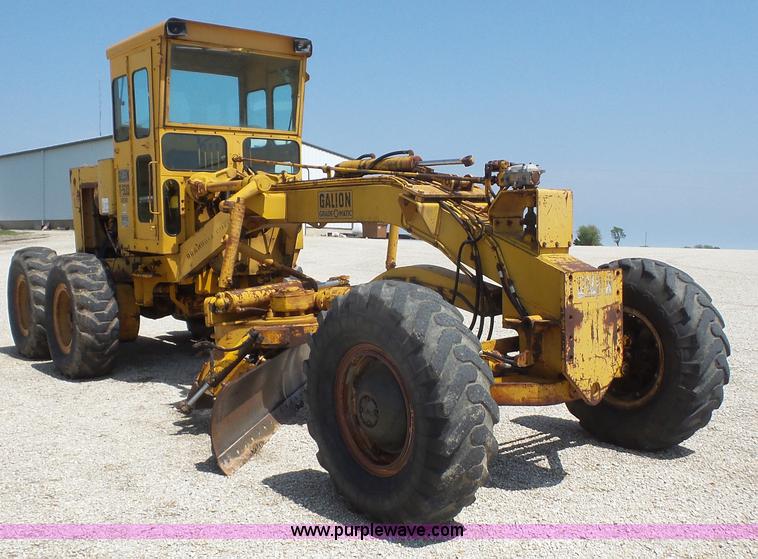 image for item K5227 1975 Galion T500A motor grader