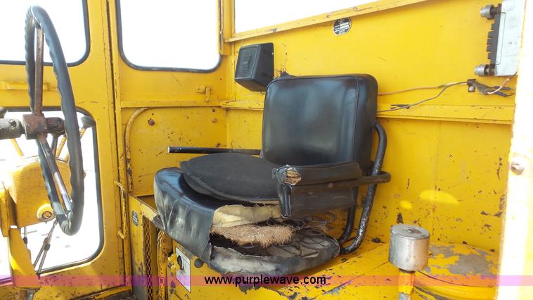 image for item K5227 1975 Galion T500A motor grader