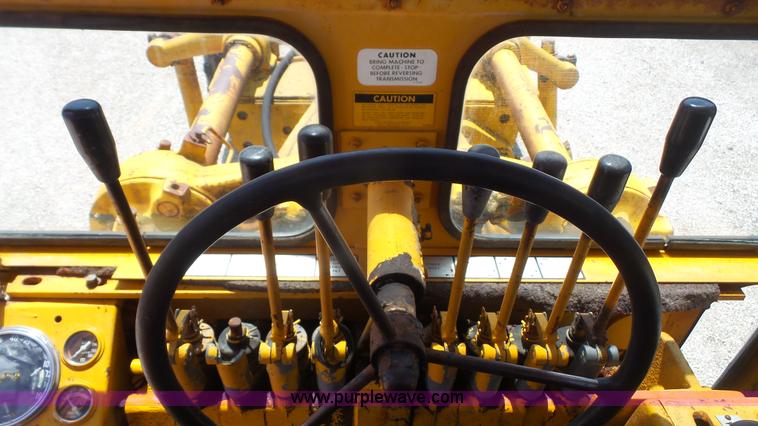 image for item K5227 1975 Galion T500A motor grader