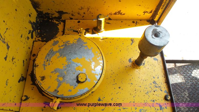 image for item K5227 1975 Galion T500A motor grader