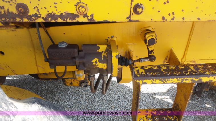 image for item K5227 1975 Galion T500A motor grader