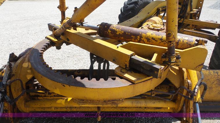 image for item K5227 1975 Galion T500A motor grader