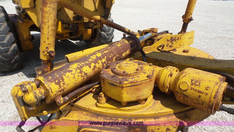 image for item K5227 1975 Galion T500A motor grader