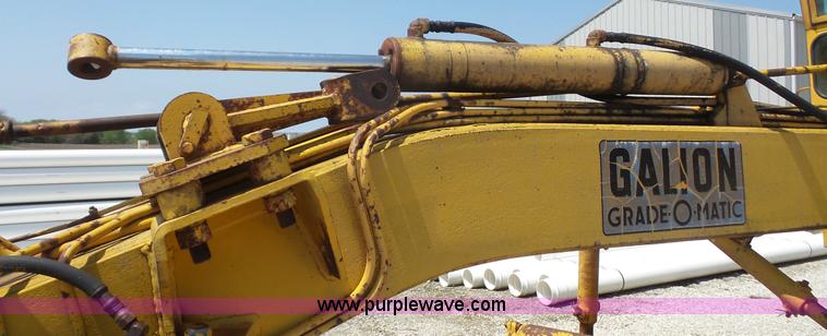 image for item K5227 1975 Galion T500A motor grader