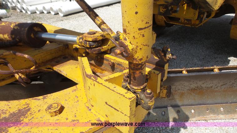 image for item K5227 1975 Galion T500A motor grader