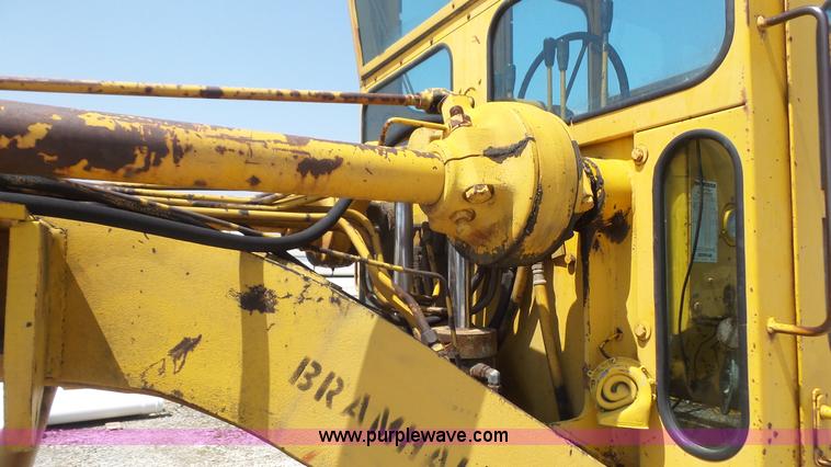 image for item K5227 1975 Galion T500A motor grader