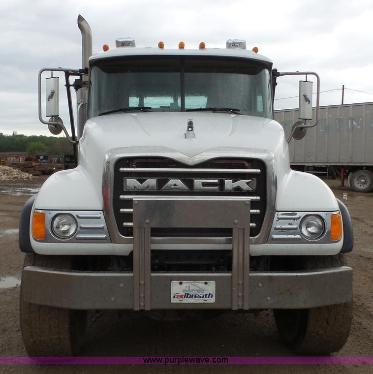 image for item K5231 2003 Mack CV713 roll off truck