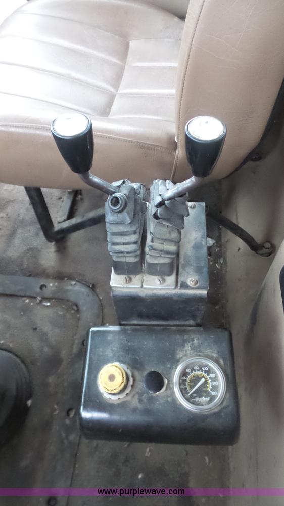 image for item K5231 2003 Mack CV713 roll off truck