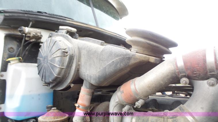 image for item K5231 2003 Mack CV713 roll off truck